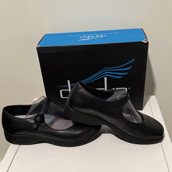 Dansko Women's Vibeka Black Mary Jane Shoes - Picture 6 of 8